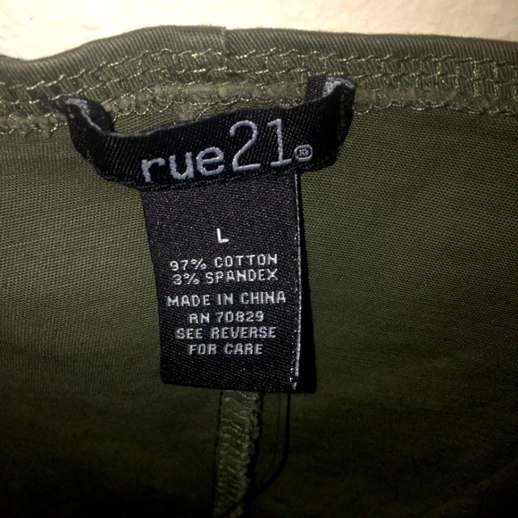 Olive Green Romperđź«’đź’š - Picture 6 of 6